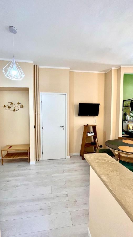 New Apartment, Near Metro Monte Grappa Turin Exterior foto